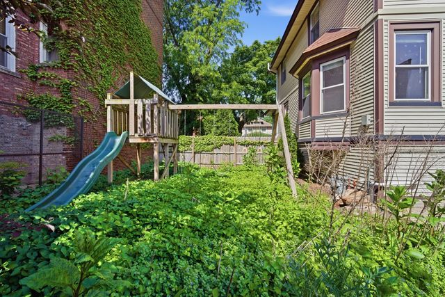 840 S Humphrey Avenue, Oak Park, IL 60304