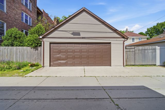 840 S Humphrey Avenue, Oak Park, IL 60304