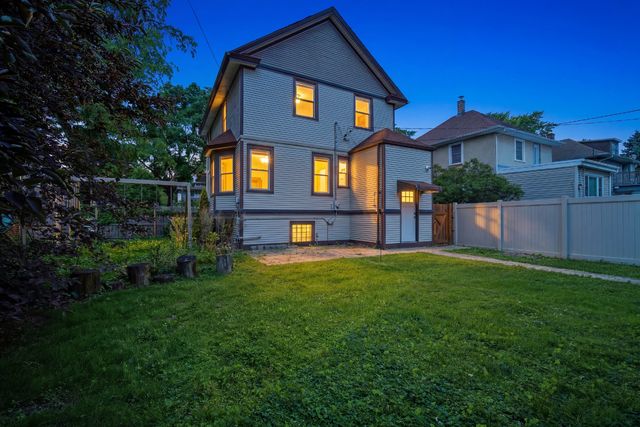 840 S Humphrey Avenue, Oak Park, IL 60304