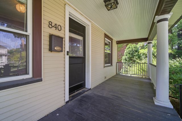 840 S Humphrey Avenue, Oak Park, IL 60304