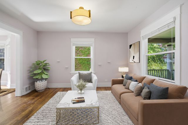 840 S Humphrey Avenue, Oak Park, IL 60304