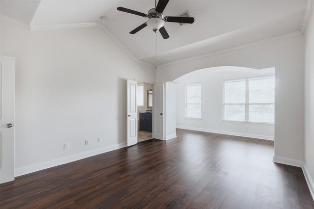 411 Via Regatta Drive, Webster, TX 77598