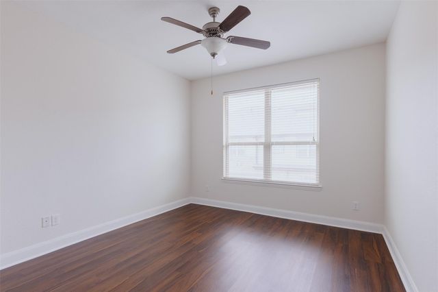 411 Via Regatta Drive, Webster, TX 77598