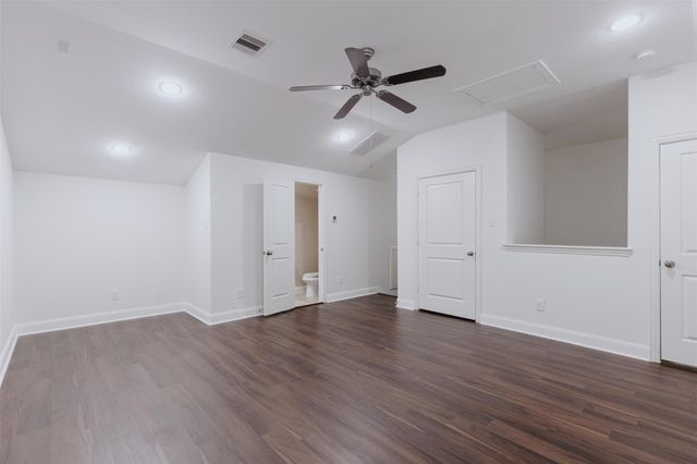411 Via Regatta Drive, Webster, TX 77598