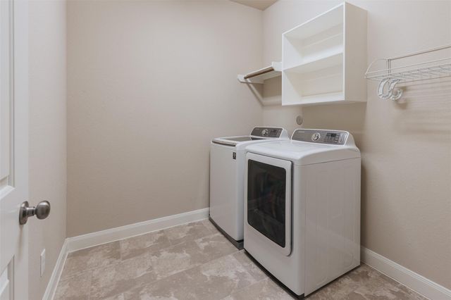 411 Via Regatta Drive, Webster, TX 77598