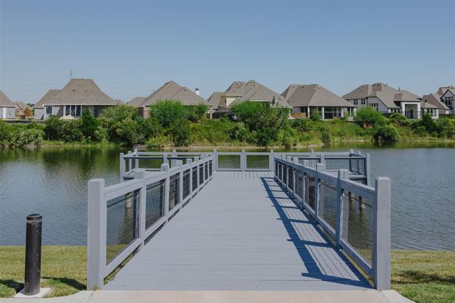 411 Via Regatta Drive, Webster, TX 77598