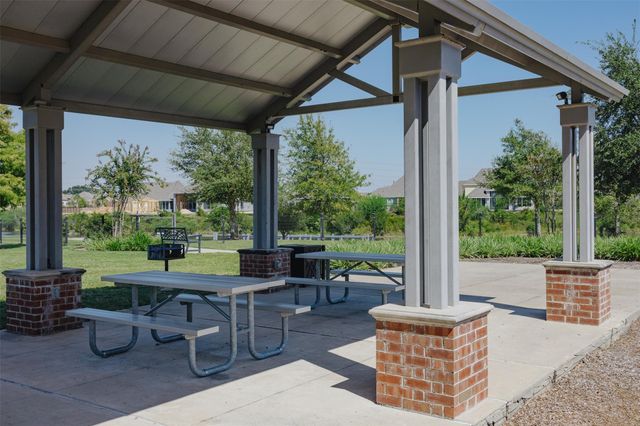 411 Via Regatta Drive, Webster, TX 77598