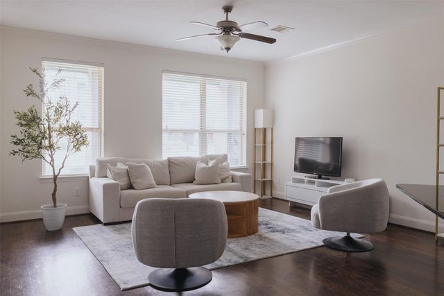411 Via Regatta Drive, Webster, TX 77598