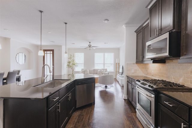 411 Via Regatta Drive, Webster, TX 77598