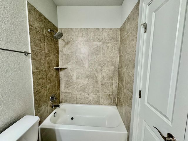 196 Mount Locke RD, Dripping Springs, TX 78620