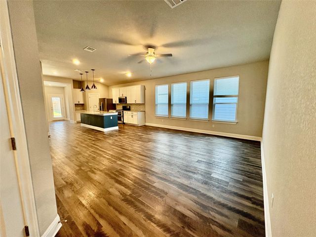196 Mount Locke RD, Dripping Springs, TX 78620