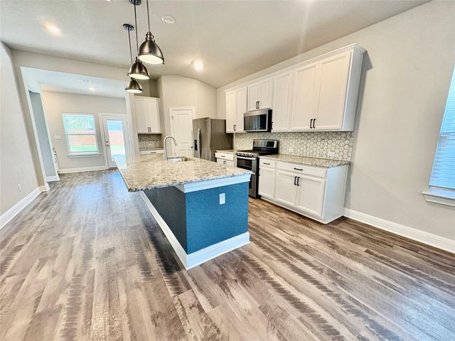 196 Mount Locke RD, Dripping Springs, TX 78620