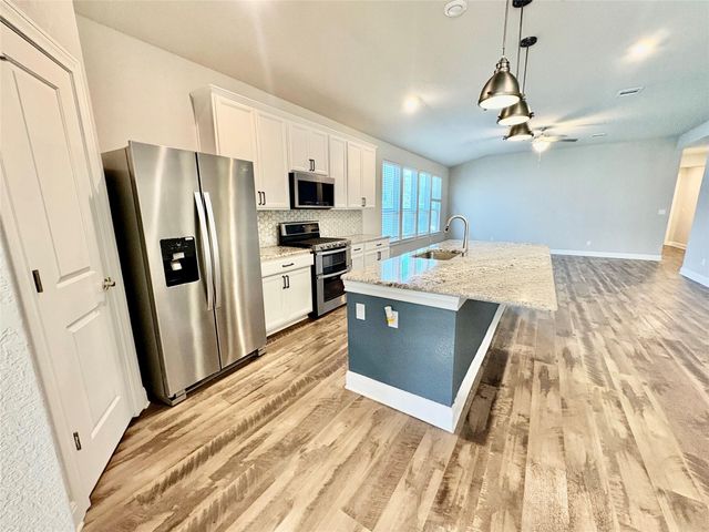 196 Mount Locke RD, Dripping Springs, TX 78620