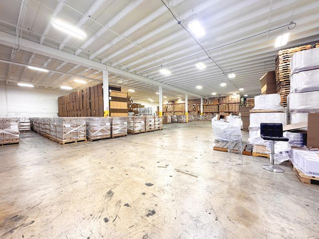 1950 NW 70th Ave 1970, Miami, FL 33126