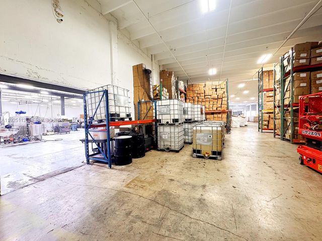 1950 NW 70th Ave 1970, Miami, FL 33126