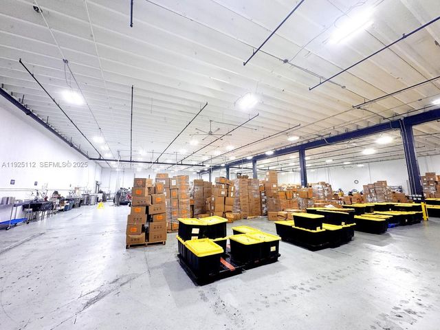 1950 NW 70th Ave 1970, Miami, FL 33126