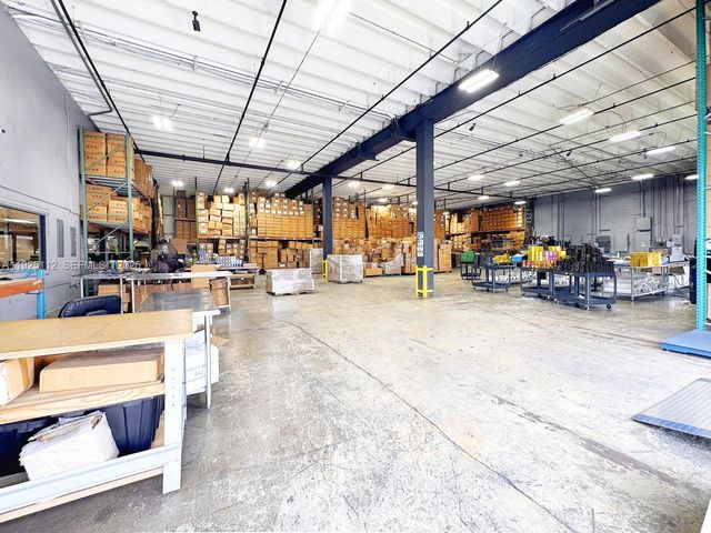 1950 NW 70th Ave 1970, Miami, FL 33126