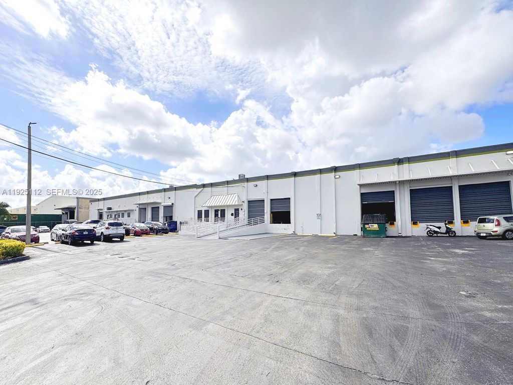 1950 NW 70th Ave 1970, Miami, FL 33126