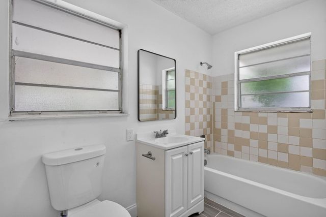 631 SW 10TH Court, Deerfield Beach, FL 33441