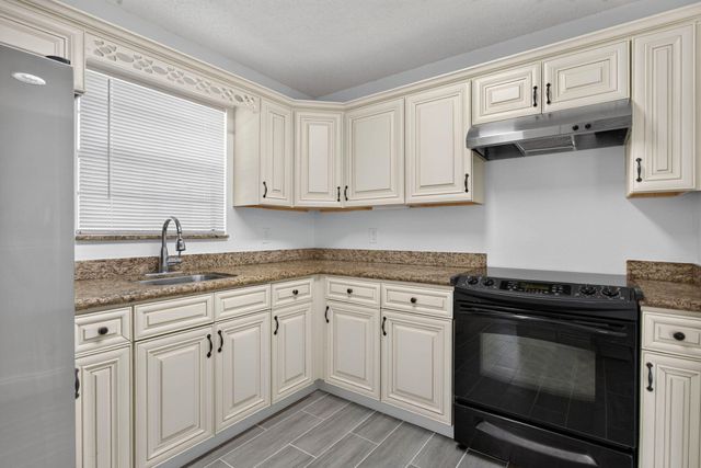 631 SW 10TH Court, Deerfield Beach, FL 33441
