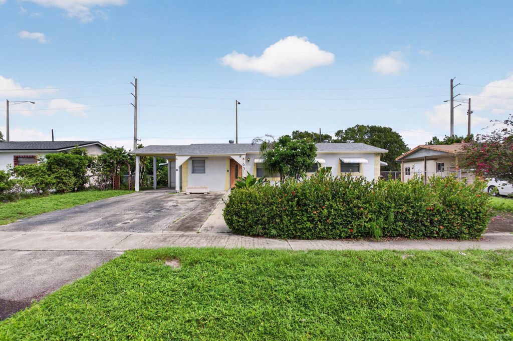 631 SW 10TH Court, Deerfield Beach, FL 33441