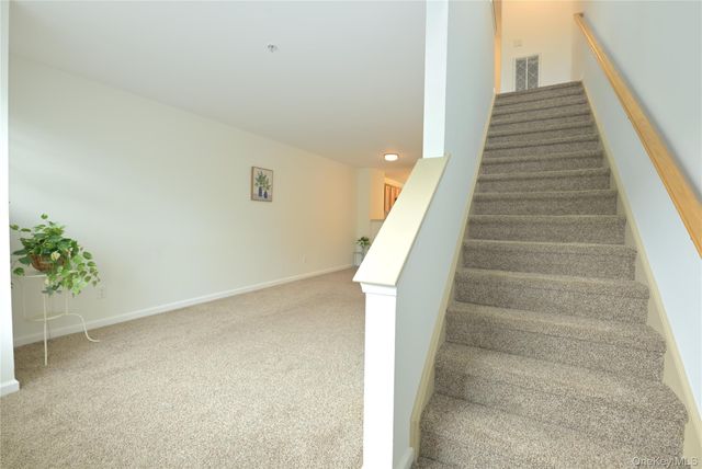 19 Putters Way 6, Middletown, NY 10940