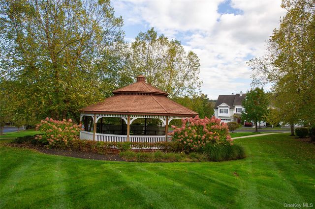 19 Putters Way 6, Middletown, NY 10940