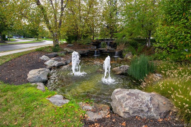 19 Putters Way 6, Middletown, NY 10940