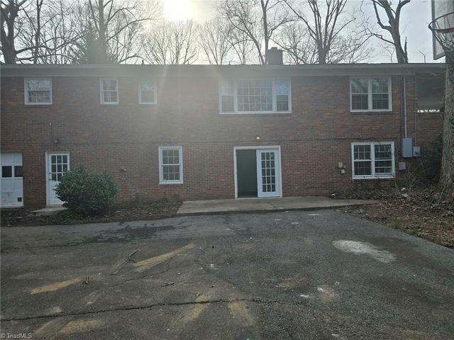 624 Brentwood Court, Winston-salem, NC 27104