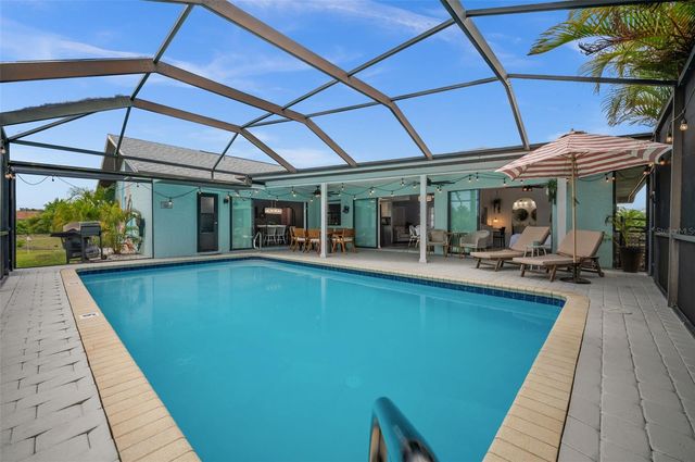 2102 SE 8TH STREET, Cape Coral, FL 33990