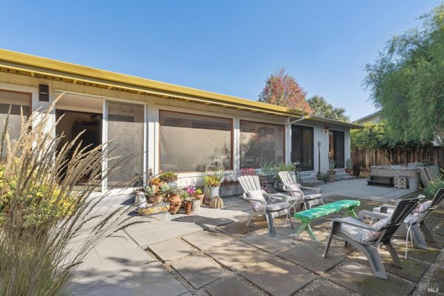 32 El Nido Ct, Sonoma, CA 95476