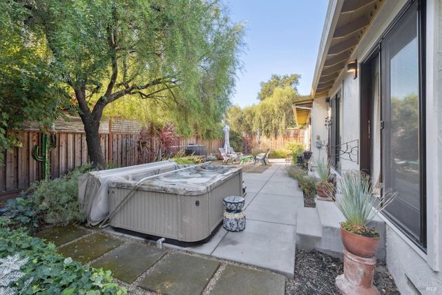 32 El Nido Ct, Sonoma, CA 95476