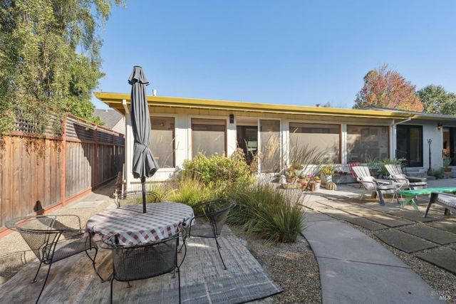 32 El Nido Ct, Sonoma, CA 95476