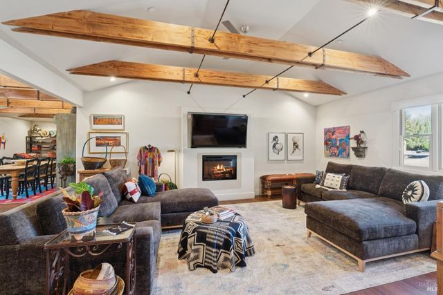 32 El Nido Ct, Sonoma, CA 95476