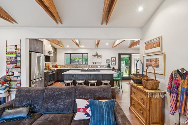 32 El Nido Ct, Sonoma, CA 95476