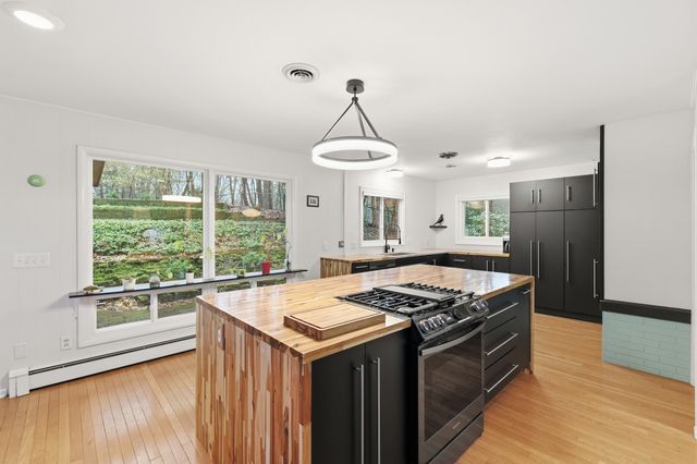 2146 Treehaven Drive, Kalamazoo City, MI 49008