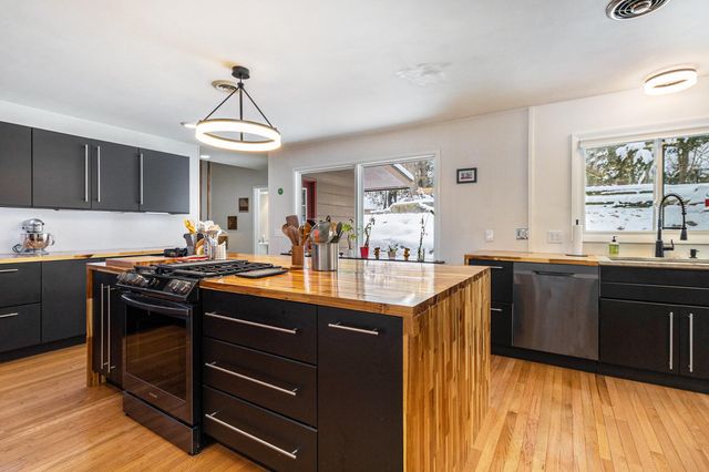 2146 Treehaven Drive, Kalamazoo City, MI 49008