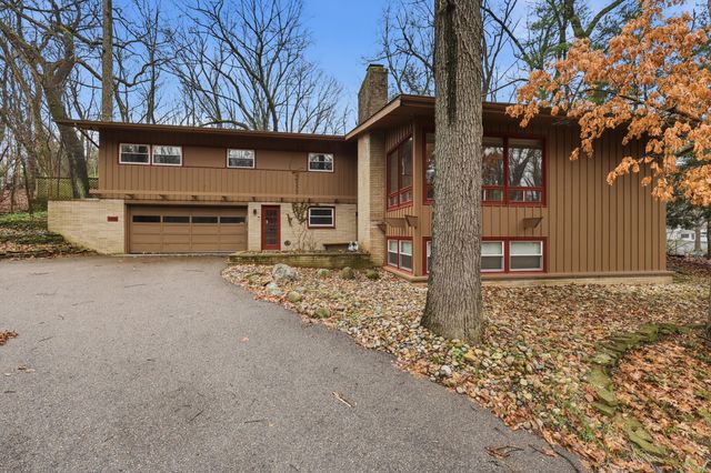 2146 Treehaven Drive, Kalamazoo City, MI 49008