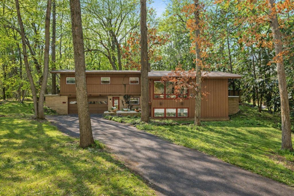 2146 Treehaven Drive, Kalamazoo City, MI 49008