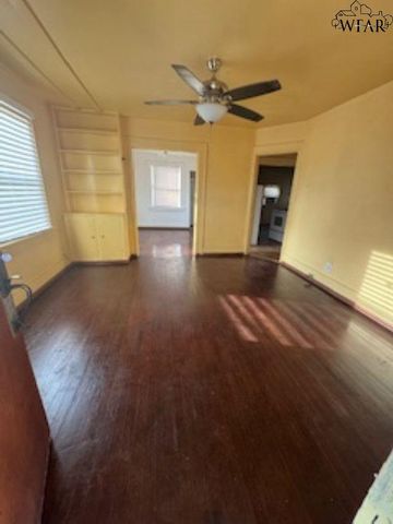 2406 AVENUE E, Wichita Falls, TX 76309