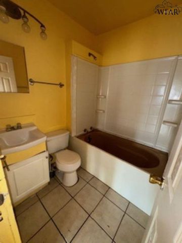 2406 AVENUE E, Wichita Falls, TX 76309