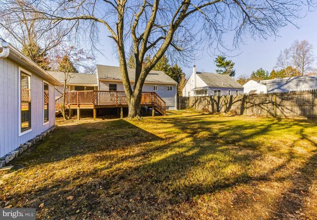 5 PEROT AVE, Cherry Hill, NJ 08003