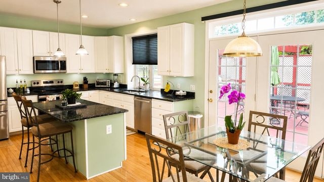 1 HENLOPEN CT, Newark, DE 19711