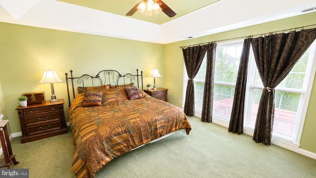 1 HENLOPEN CT, Newark, DE 19711