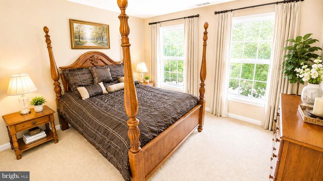 1 HENLOPEN CT, Newark, DE 19711