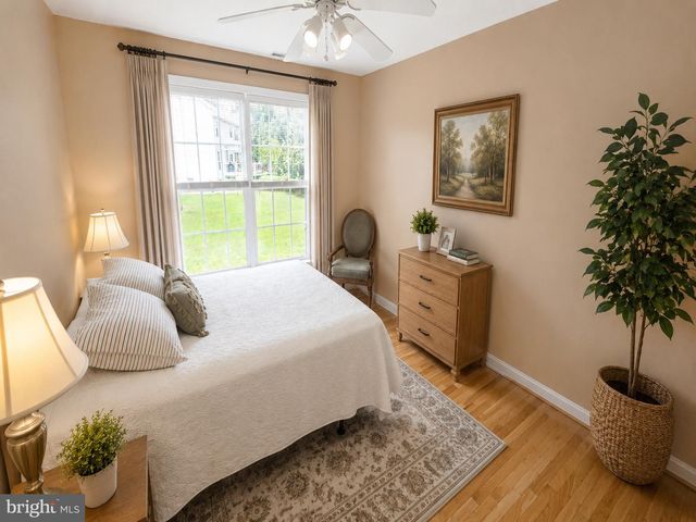 1 HENLOPEN CT, Newark, DE 19711