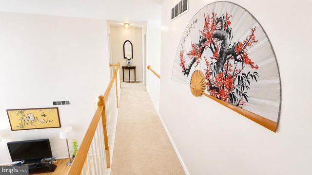 1 HENLOPEN CT, Newark, DE 19711