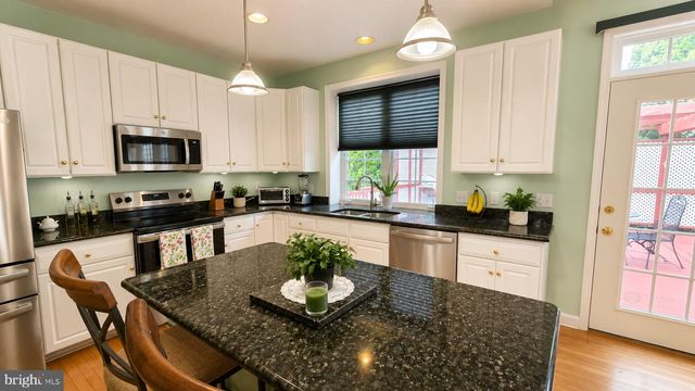 1 HENLOPEN CT, Newark, DE 19711