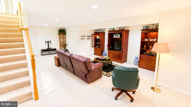 1 HENLOPEN CT, Newark, DE 19711