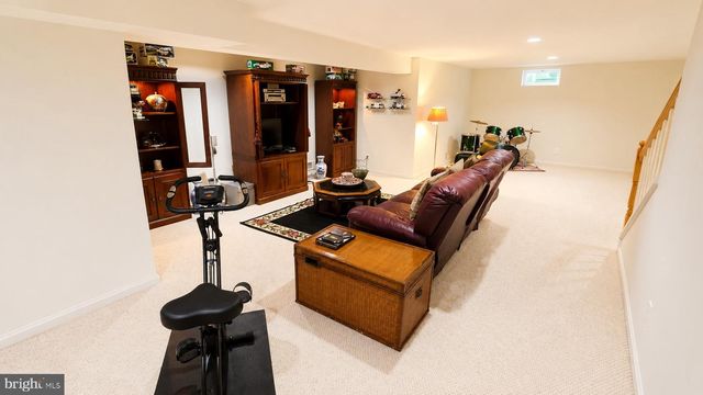 1 HENLOPEN CT, Newark, DE 19711